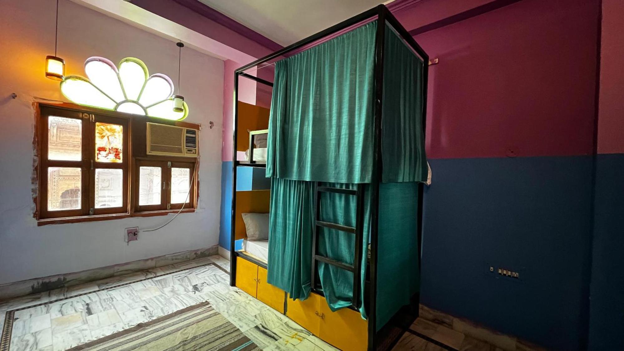 Safar Hostel 布什格尔 外观 照片